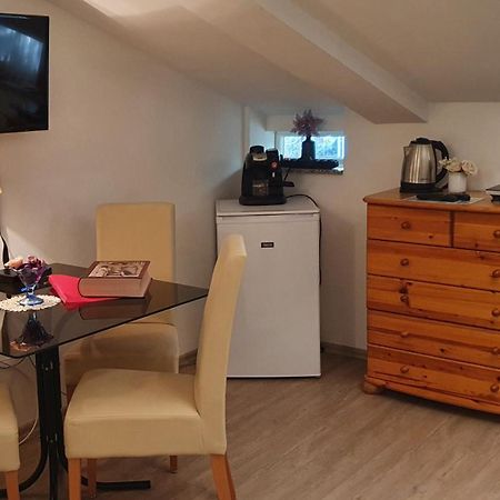 Karmelita Boutique Apartman Шопрон Номер фото