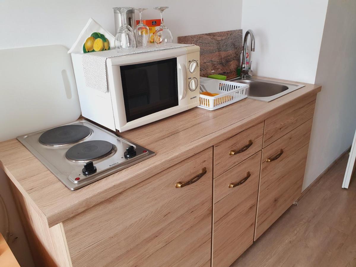Karmelita Boutique Apartman Шопрон Экстерьер фото