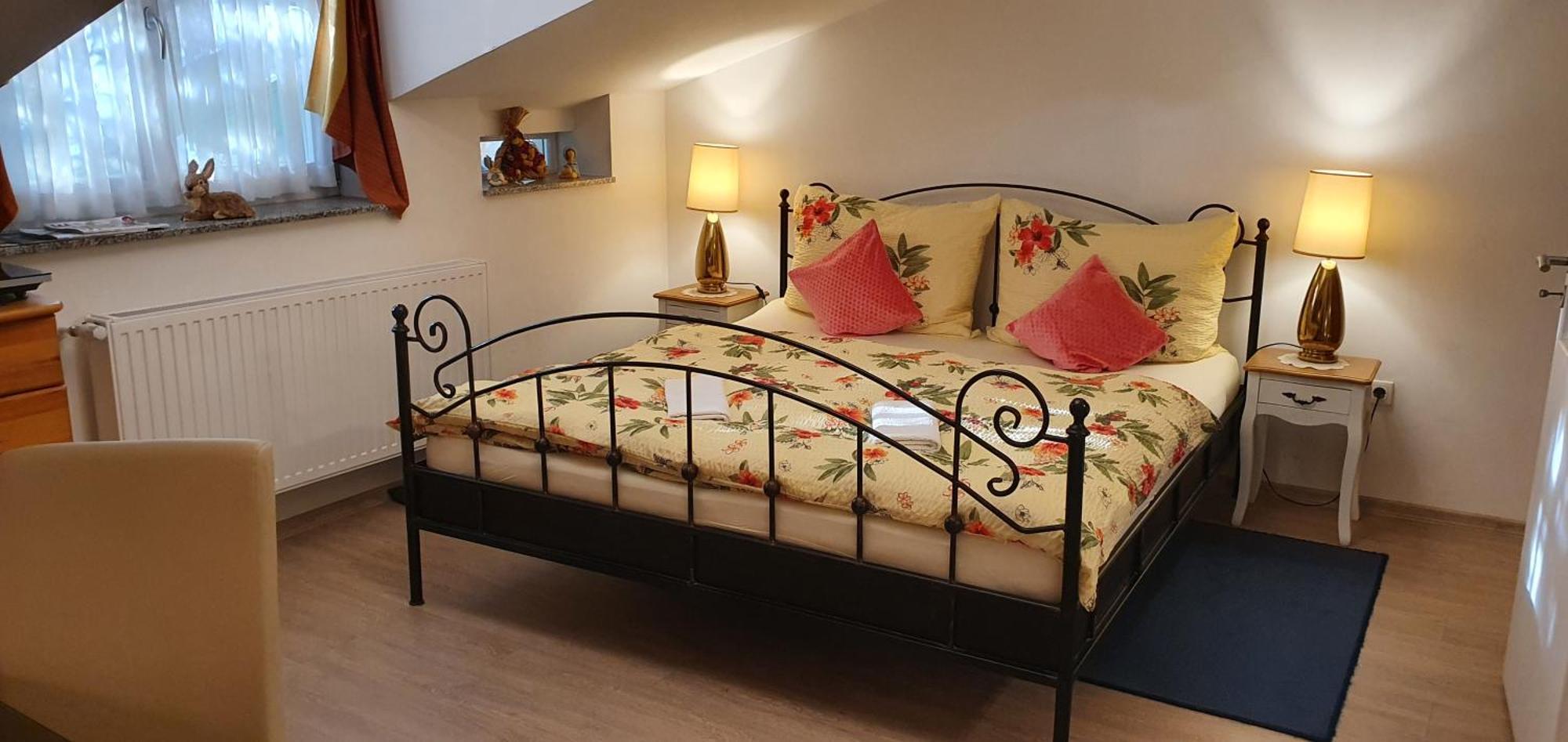 Karmelita Boutique Apartman Шопрон Номер фото