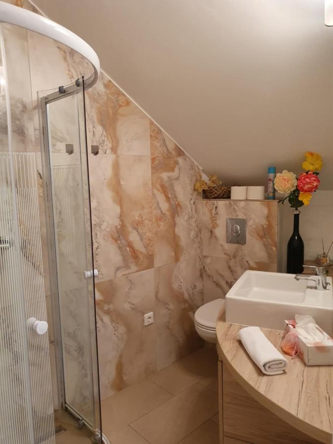 Karmelita Boutique Apartman Шопрон Экстерьер фото